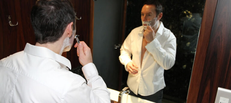 man double edge shaving